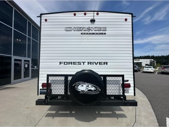 2026 Forest River 2026 Forest River Cherokee Grey Wolf - thumbnail 5