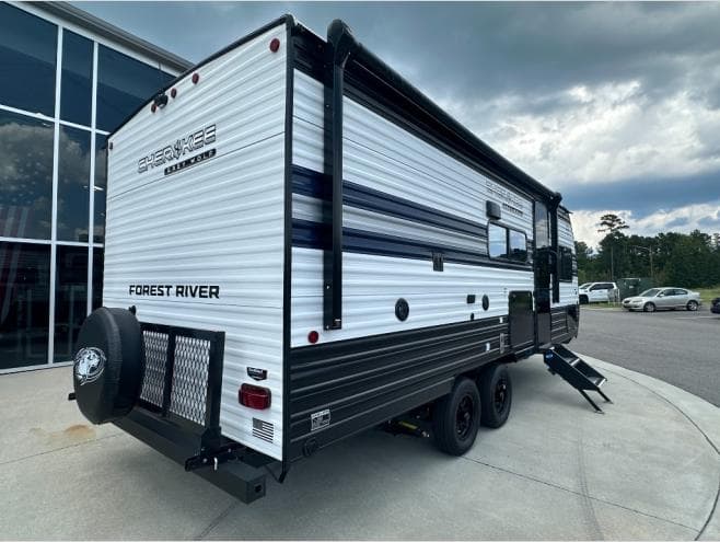 2027 Forest River 2027 Forest River Cherokee Grey Wolf - thumbnail 4