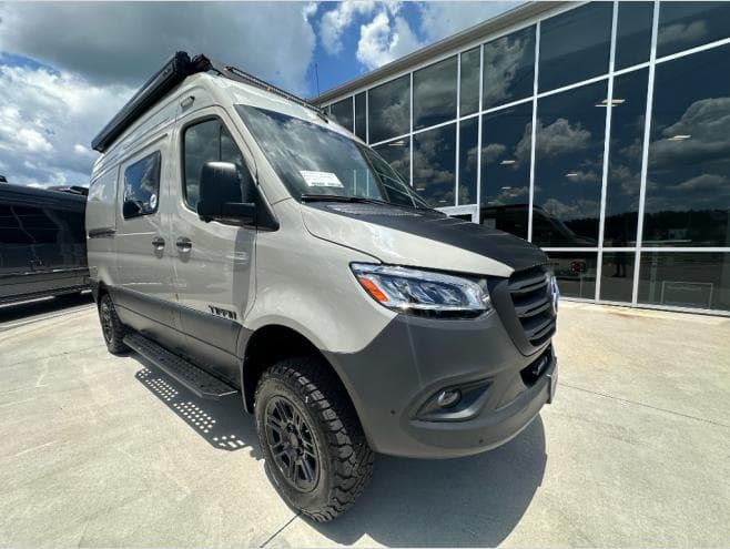 2027 Tiffin Motorhomes GH1 19AV
