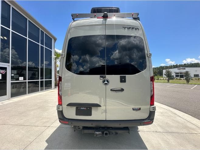 2027 Tiffin Motorhomes 2027 Tiffin Motorhomes GH1 - thumbnail 5