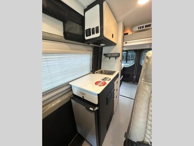 2027 Tiffin Motorhomes 2027 Tiffin Motorhomes GH1 - thumbnail 15