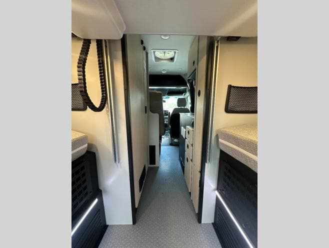 2027 Tiffin Motorhomes 2027 Tiffin Motorhomes GH1 - thumbnail 20