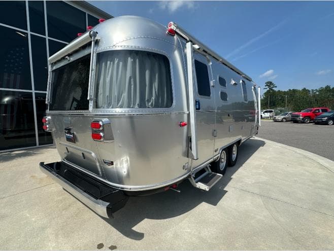 2027 Airstream 2027 Airstream Globetrotter - thumbnail 5
