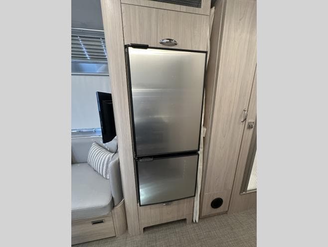 2027 Airstream 2027 Airstream Globetrotter - thumbnail 16
