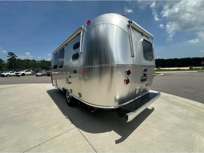 2027 Airstream 2027 Airstream Caravel - thumbnail 7