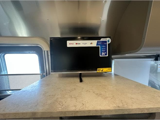 2027 Airstream 2027 Airstream Caravel - thumbnail 17
