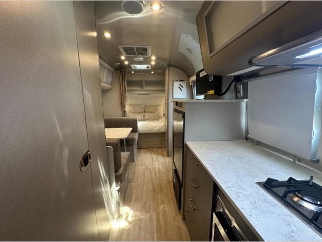 2027 Airstream 2027 Airstream Caravel - thumbnail 20