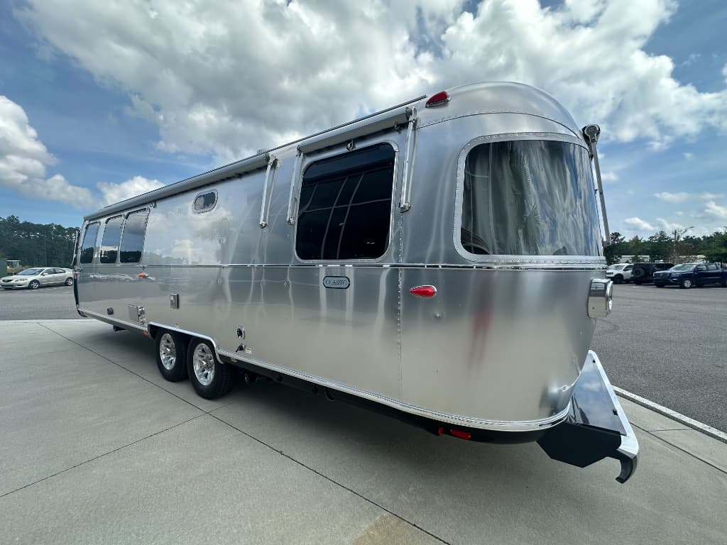 2027 Airstream 2027 Airstream Classic - thumbnail 7