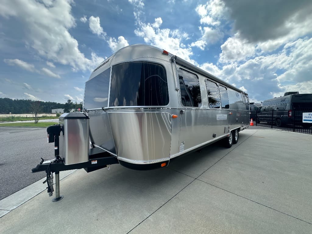 2027 Airstream 2027 Airstream Classic - thumbnail 8