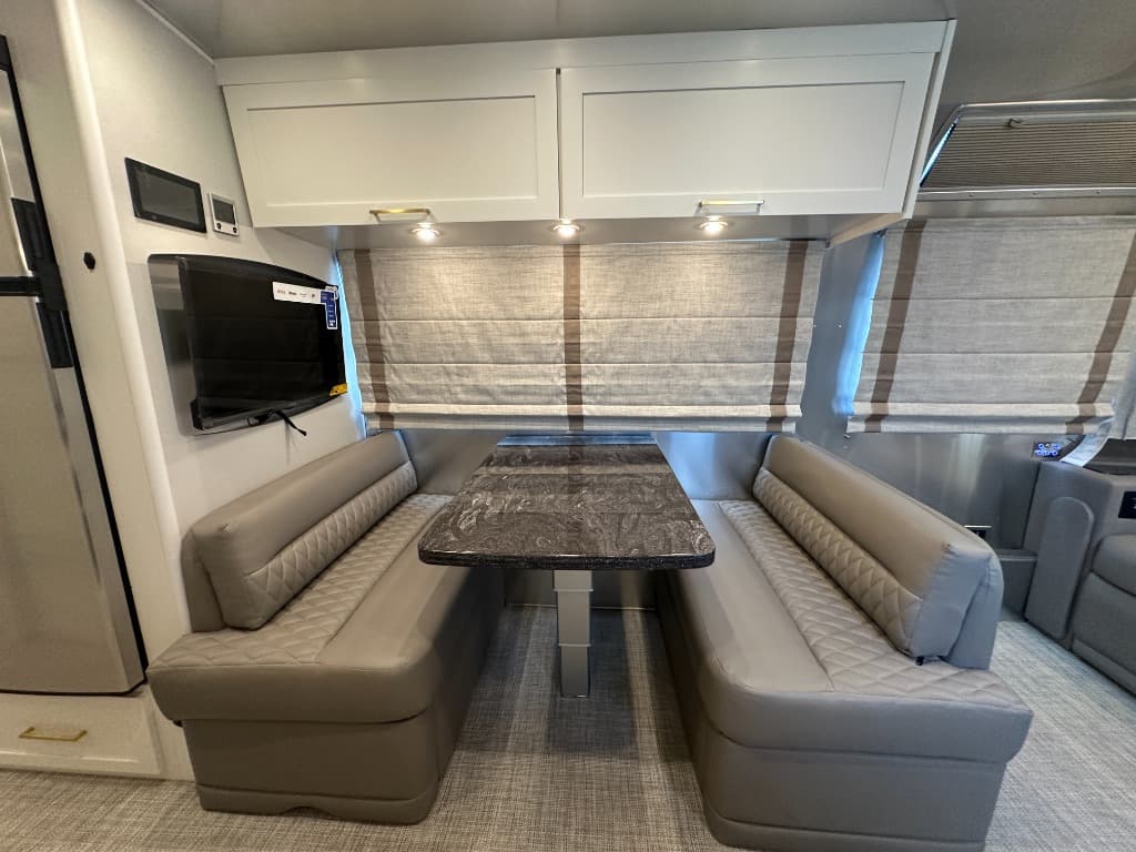 2027 Airstream 2027 Airstream Classic - thumbnail 13
