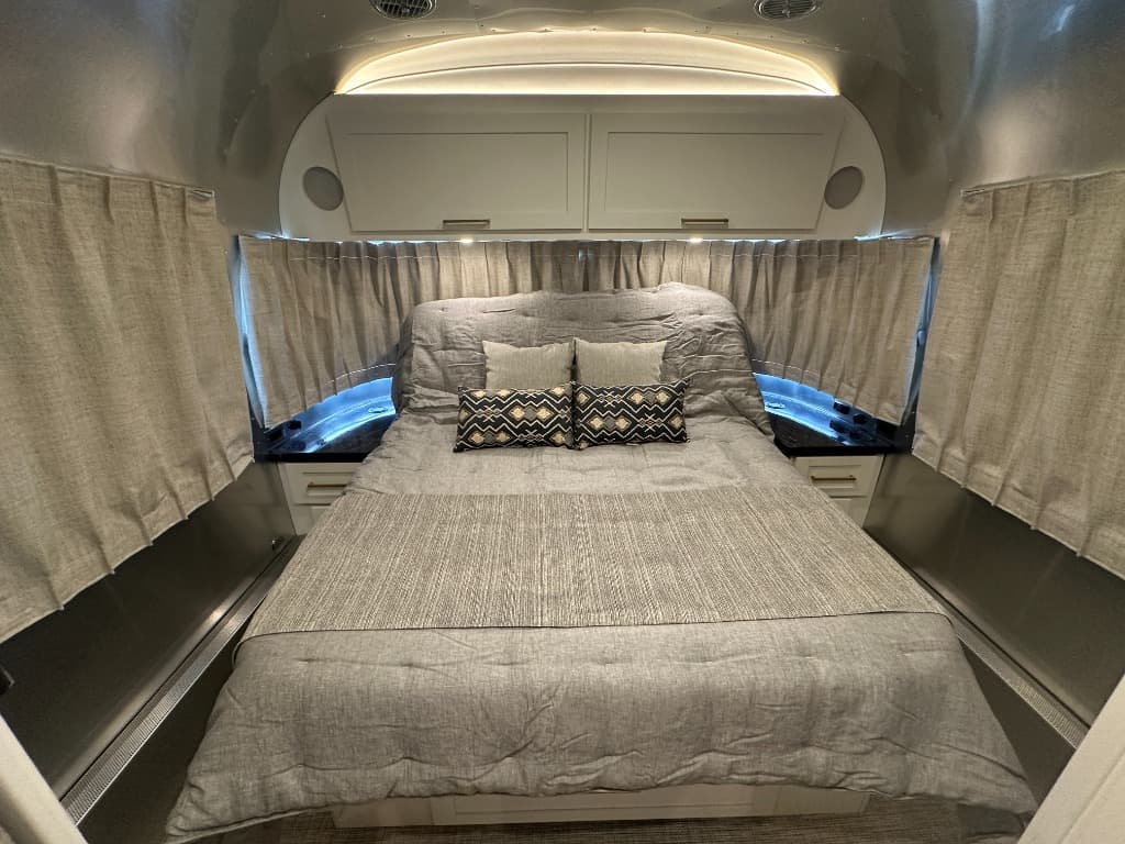 2027 Airstream 2027 Airstream Classic - thumbnail 16