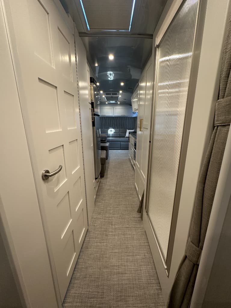 2027 Airstream 2027 Airstream Classic - thumbnail 18