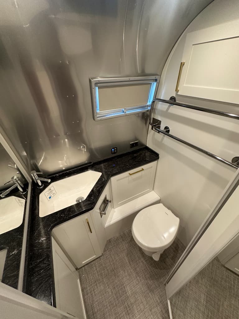 2027 Airstream 2027 Airstream Classic - thumbnail 19