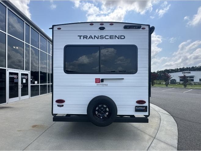 2027 Grand Design 2027 Grand Design Transcend - thumbnail 5
