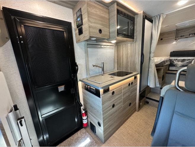 2027 Winnebago 2027 Winnebago Ekko - thumbnail 15