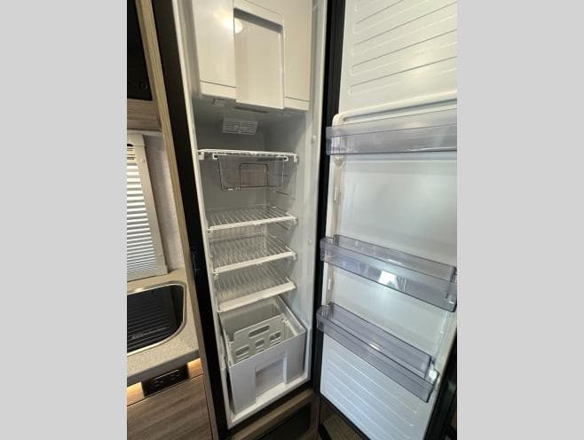 2027 Winnebago 2027 Winnebago Ekko - thumbnail 16