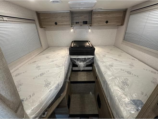 2027 Winnebago 2027 Winnebago Ekko - thumbnail 18