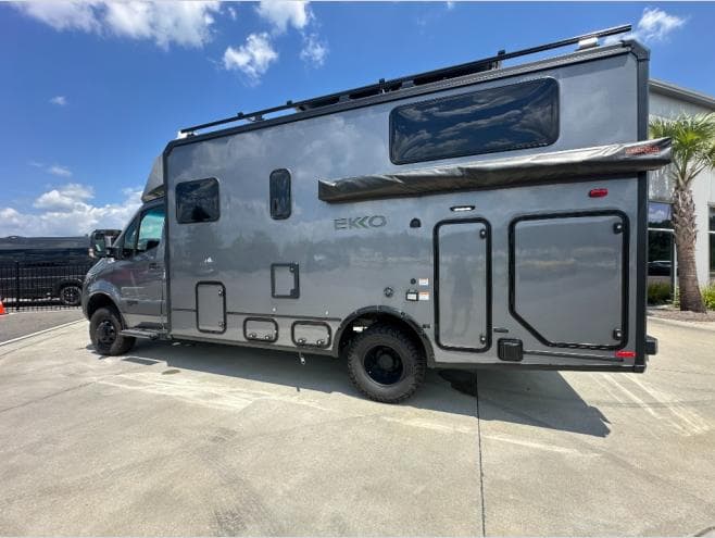 2027 Winnebago 2027 Winnebago Ekko - thumbnail 6