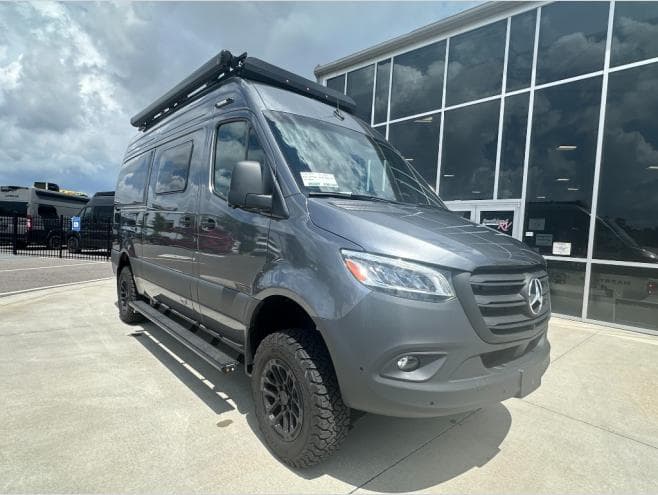 2027 Winnebago 2027 Winnebago Revel Sport - thumbnail 4