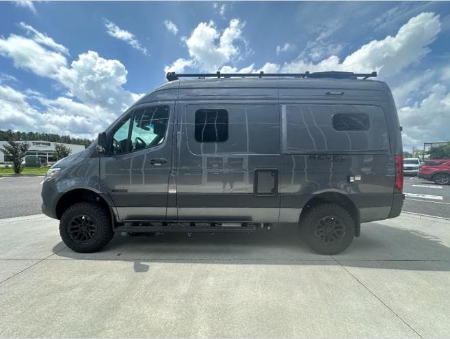 2027 Winnebago 2027 Winnebago Revel Sport - thumbnail 7
