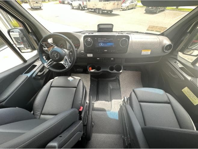 2027 Winnebago 2027 Winnebago Revel Sport - thumbnail 9
