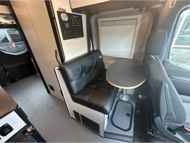 2027 Winnebago 2027 Winnebago Revel Sport - thumbnail 12