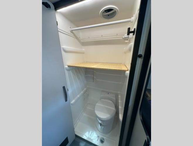 2027 Winnebago 2027 Winnebago Revel Sport - thumbnail 16