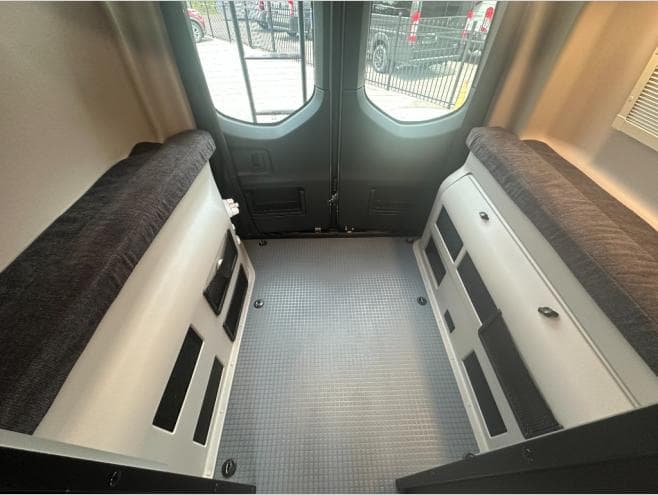 2027 Winnebago 2027 Winnebago Revel Sport - thumbnail 17