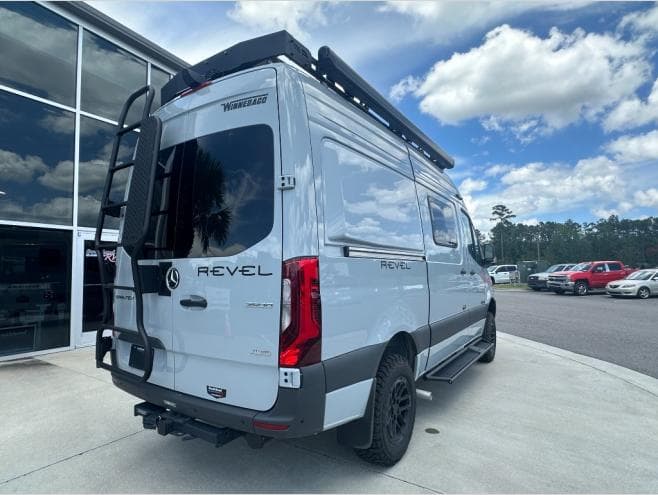 2027 Winnebago 2027 Winnebago Revel - thumbnail 3