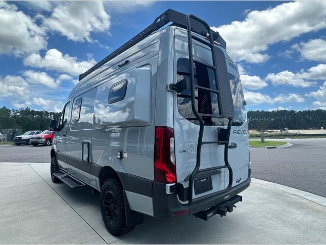 2027 Winnebago 2027 Winnebago Revel - thumbnail 5
