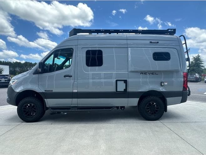 2027 Winnebago 2027 Winnebago Revel - thumbnail 6