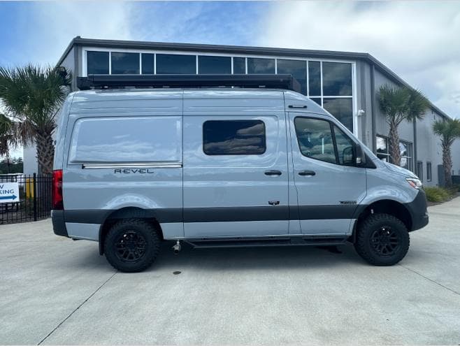 2027 Winnebago 2027 Winnebago Revel - thumbnail 7