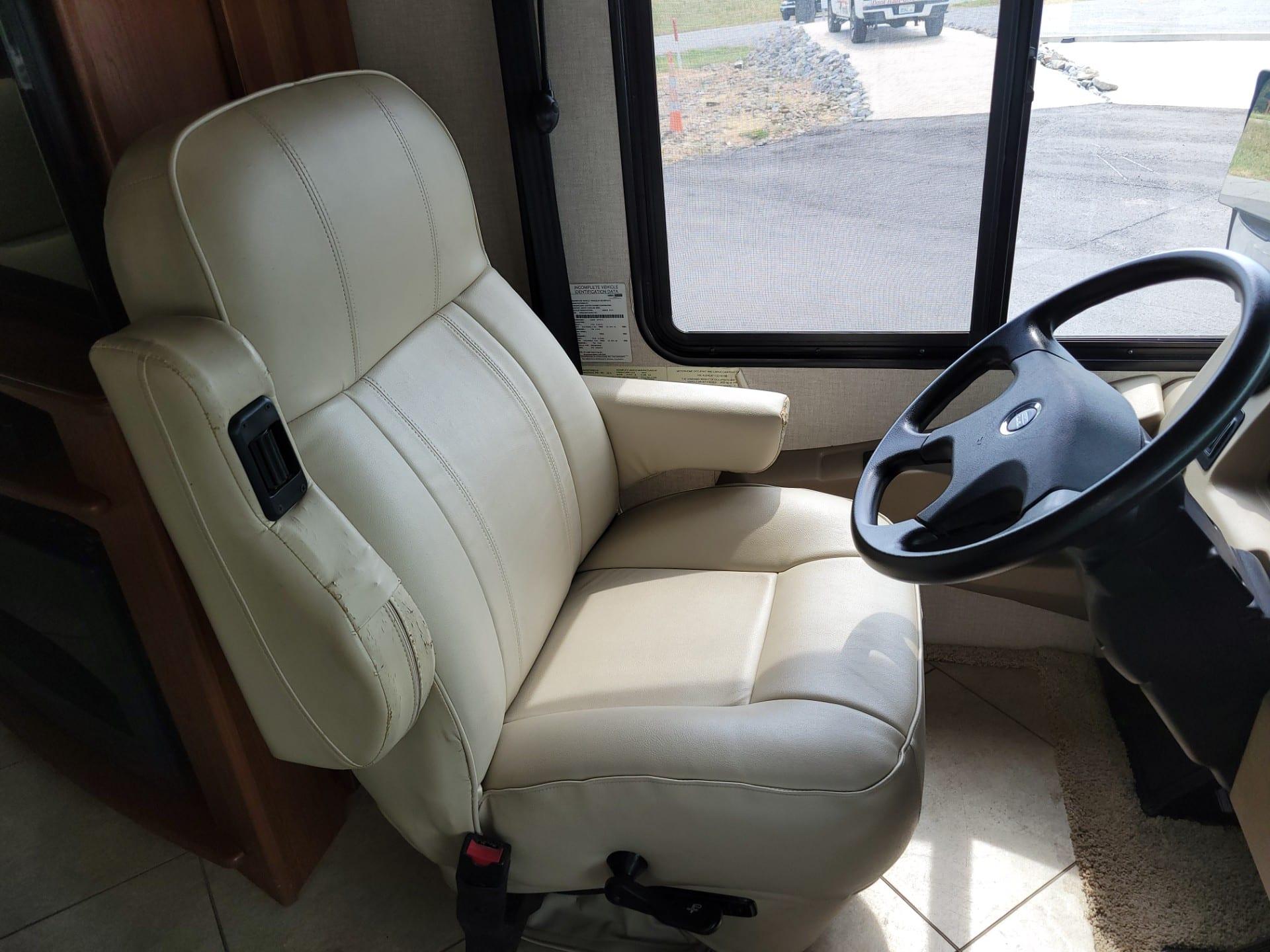2016 Winnebago 2016 Winnebago Forza - thumbnail 10