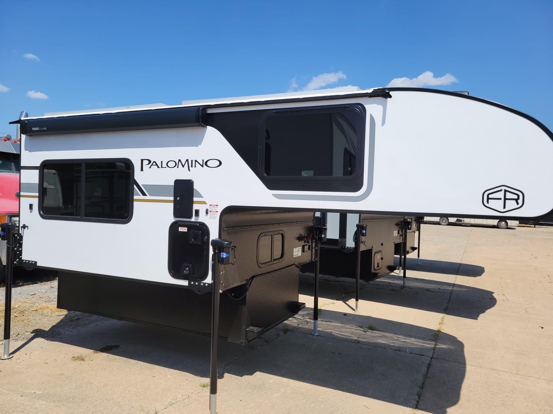 2027 Palomino Backpack HS-750