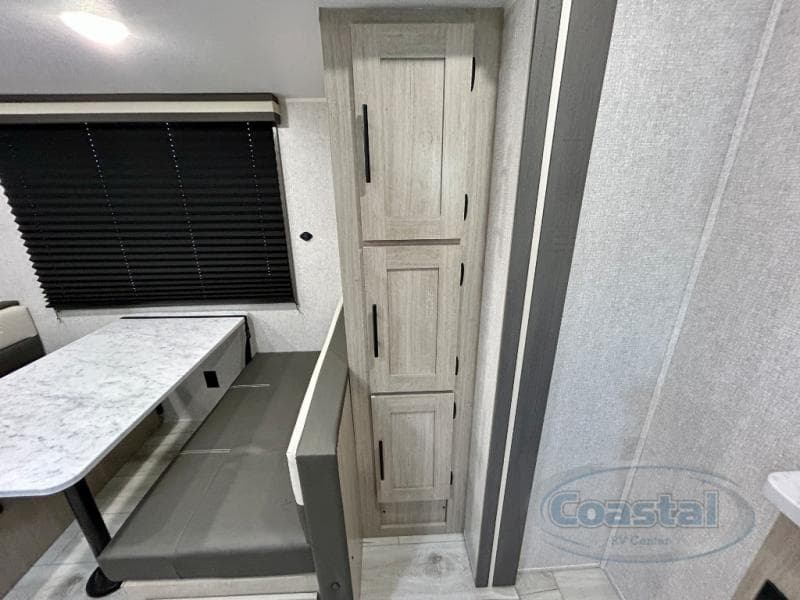 2026 East To West 2026 East To West Della Terra - thumbnail 8