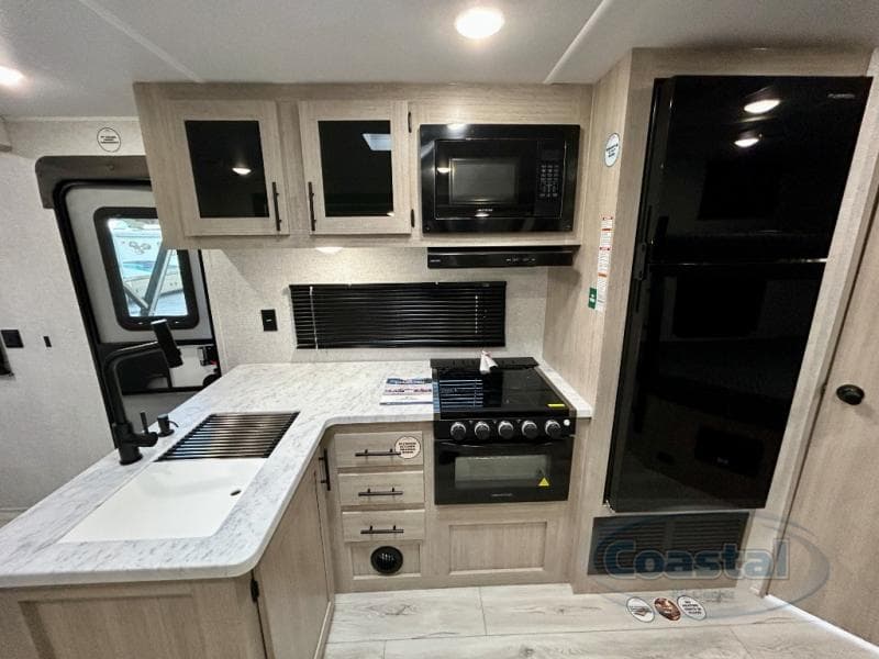 2026 East To West 2026 East To West Della Terra - thumbnail 13