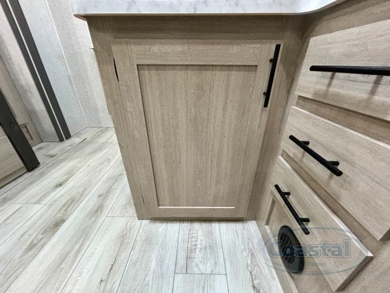 2026 East To West 2026 East To West Della Terra - thumbnail 16