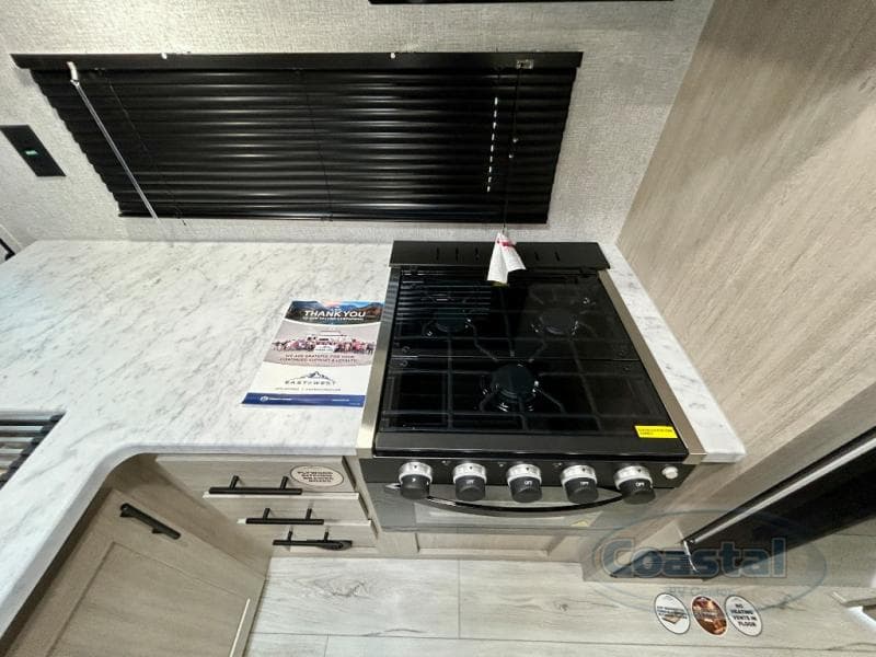 2026 East To West 2026 East To West Della Terra - thumbnail 18