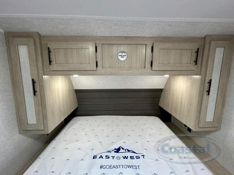 2026 East To West 2026 East To West Della Terra - thumbnail 25