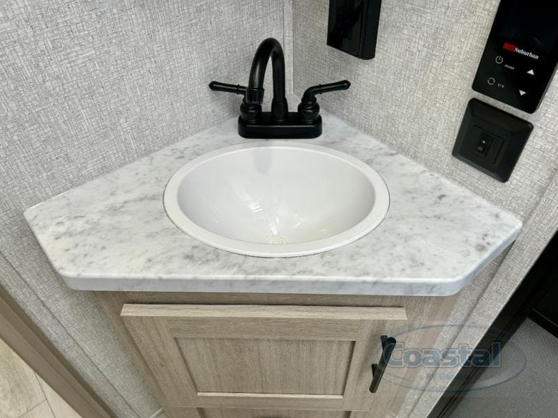 2026 East To West 2026 East To West Della Terra - thumbnail 31