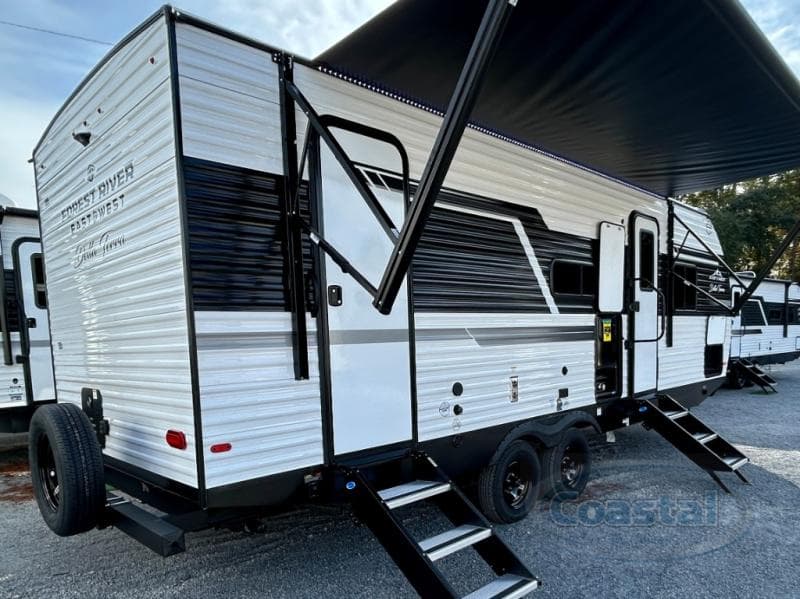 2026 East To West 2026 East To West Della Terra - thumbnail 39