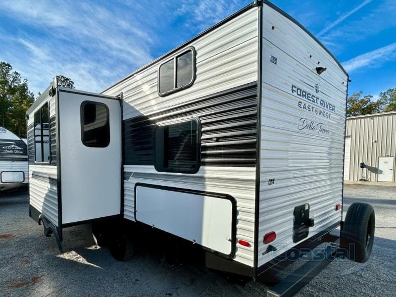 2026 East To West 2026 East To West Della Terra - thumbnail 40