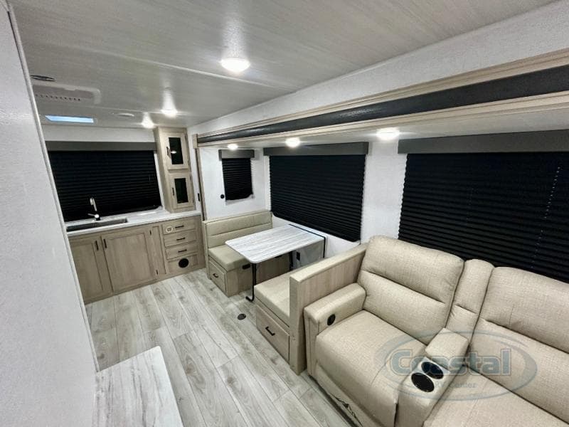 2026 East To West 2026 East To West Della Terra - thumbnail 7