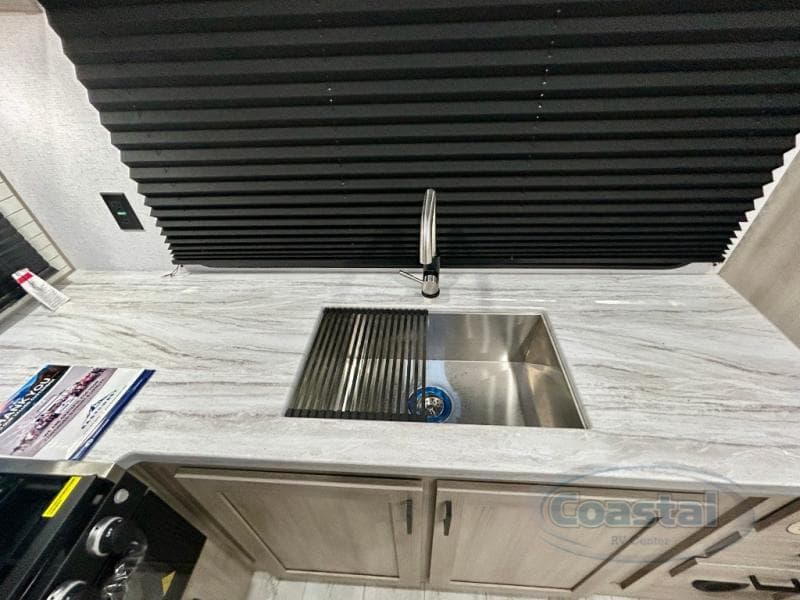 2026 East To West 2026 East To West Della Terra - thumbnail 12