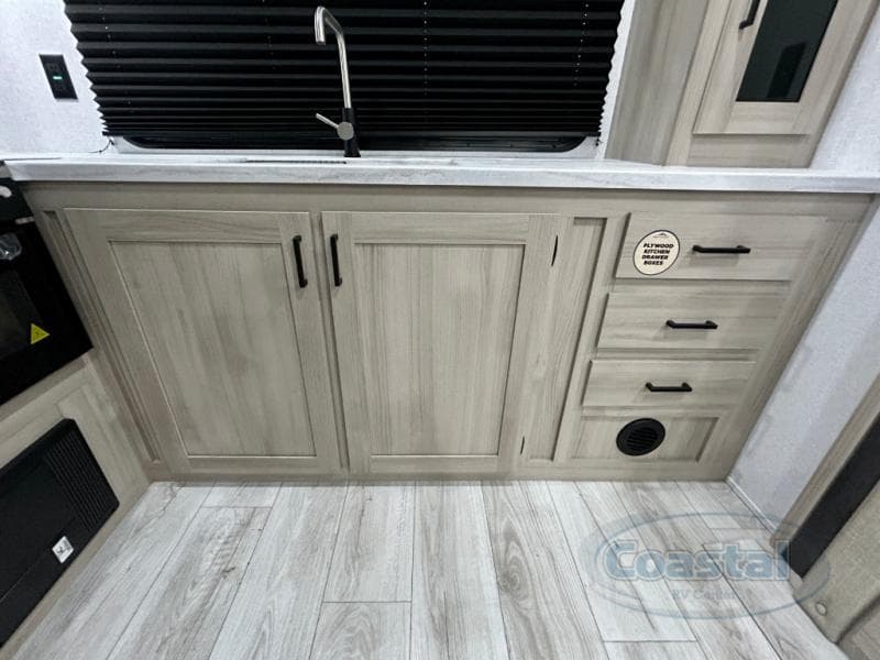 2026 East To West 2026 East To West Della Terra - thumbnail 13