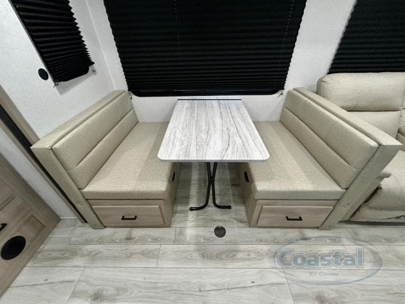 2026 East To West 2026 East To West Della Terra - thumbnail 15