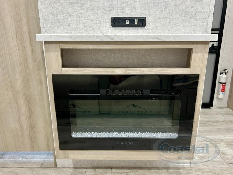 2026 East To West 2026 East To West Della Terra - thumbnail 18