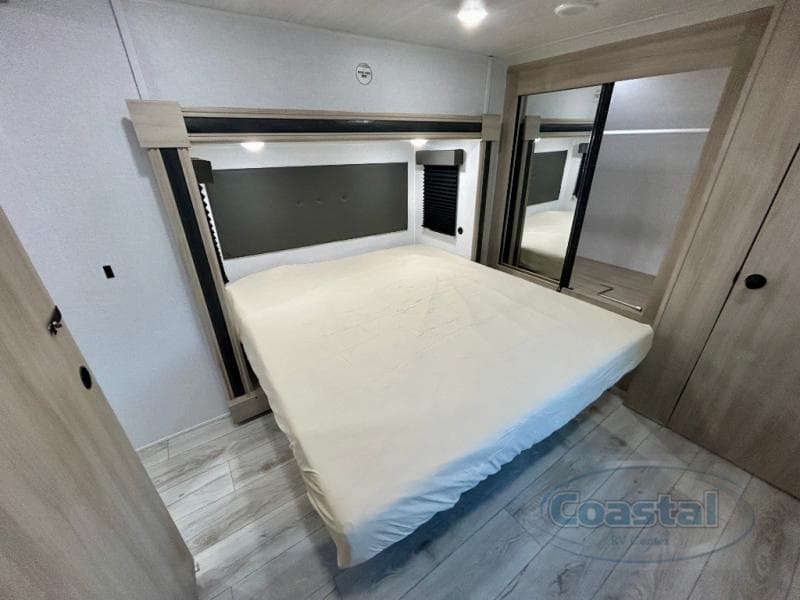 2026 East To West 2026 East To West Della Terra - thumbnail 20