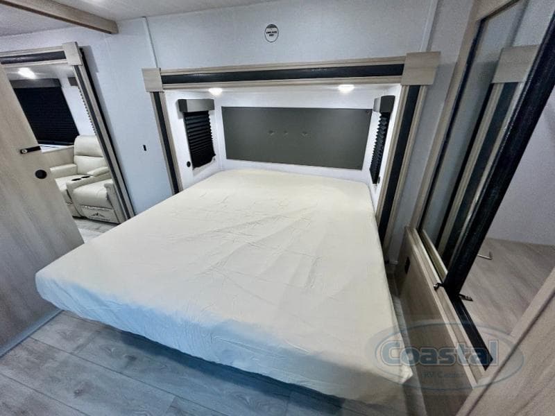 2026 East To West 2026 East To West Della Terra - thumbnail 21