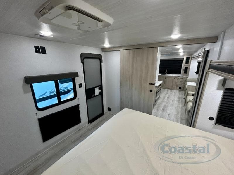 2026 East To West 2026 East To West Della Terra - thumbnail 22